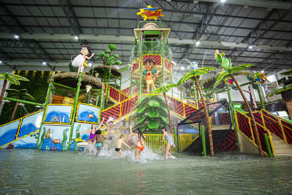 Aquapark o primeiro parque aquatico indoor da America Latina Descubra o resort que receberá o festão de um ano da filha de Viih Tube e Eliezer