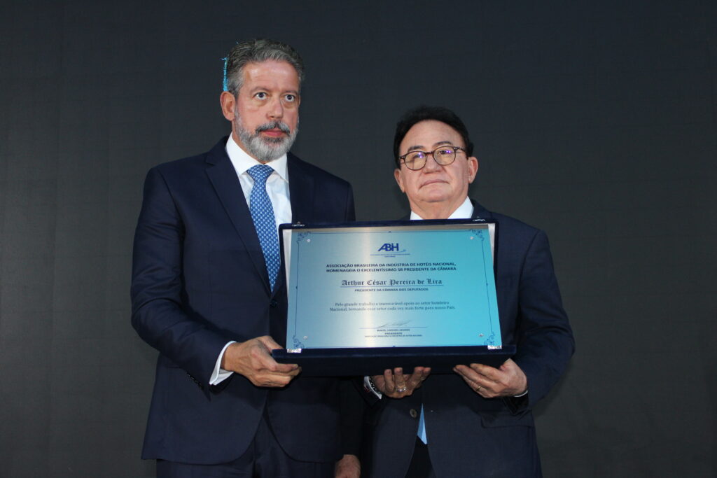 Arthur Lira presidente da Camara dos Deputados e Manoel Linhares presidente da ABIH Nacional Após vitória do Perse na Câmara, ABIH realiza jantar em homenagem ao presidente Arthur Lira