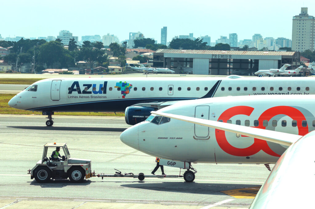 Aviao Azul e Gol 1Credito Eric Ribeiro Concentração de até 88% dos voos poderia frear possível aquisição da Gol pela Azul