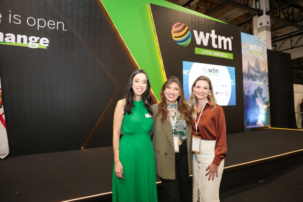 Bianca Pizzolito, da WTM-LA, Ana Carla e Cinthia Marques, do MTur