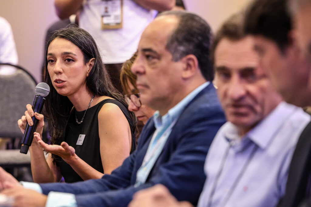 Bianca Pizzolito da WTM LA durante reuniao do Fornatur Fornatur: Zuanazzi destaca preparação para Feirão de Turismo e Salão Nacional do Turismo