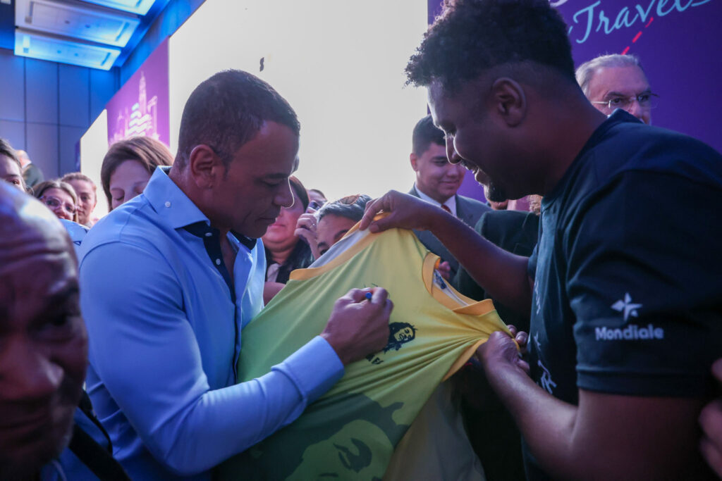 Cafu atendeu público na Abav Travel SP