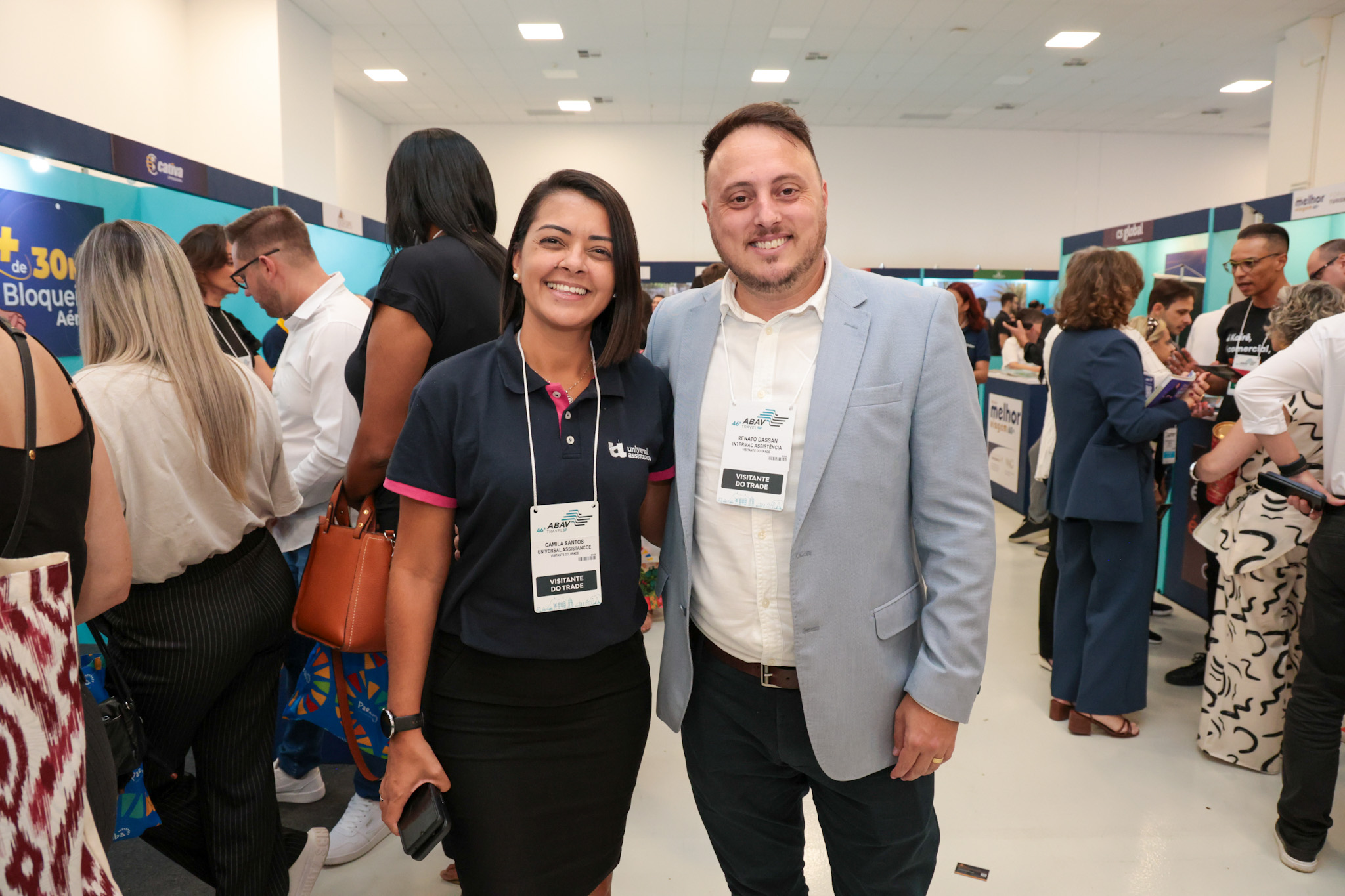Camila Santos, da Universal Assistance, e Renato Dassan, da Intermac Assistência Camila Santos, da Universal Assistance, e Renato Dassan, da Intermac Assistência