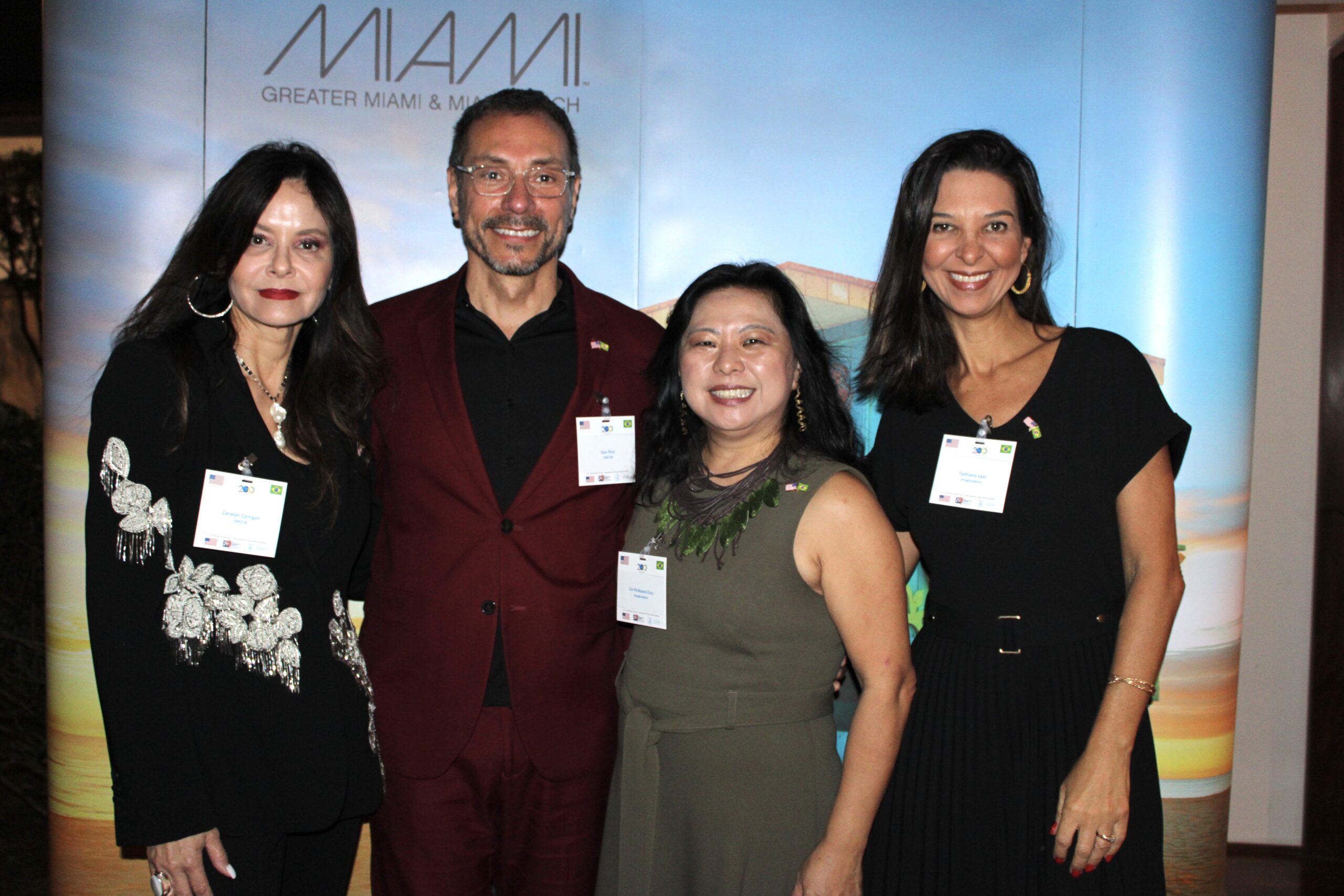 Carolyn Corrigan, Dan Rios, Lia Hirakawa e Tathiana Leal, de Miami Carolyn Corrigan, Dan Rios, Lia Hirakawa e Tathiana Leal, de Miami