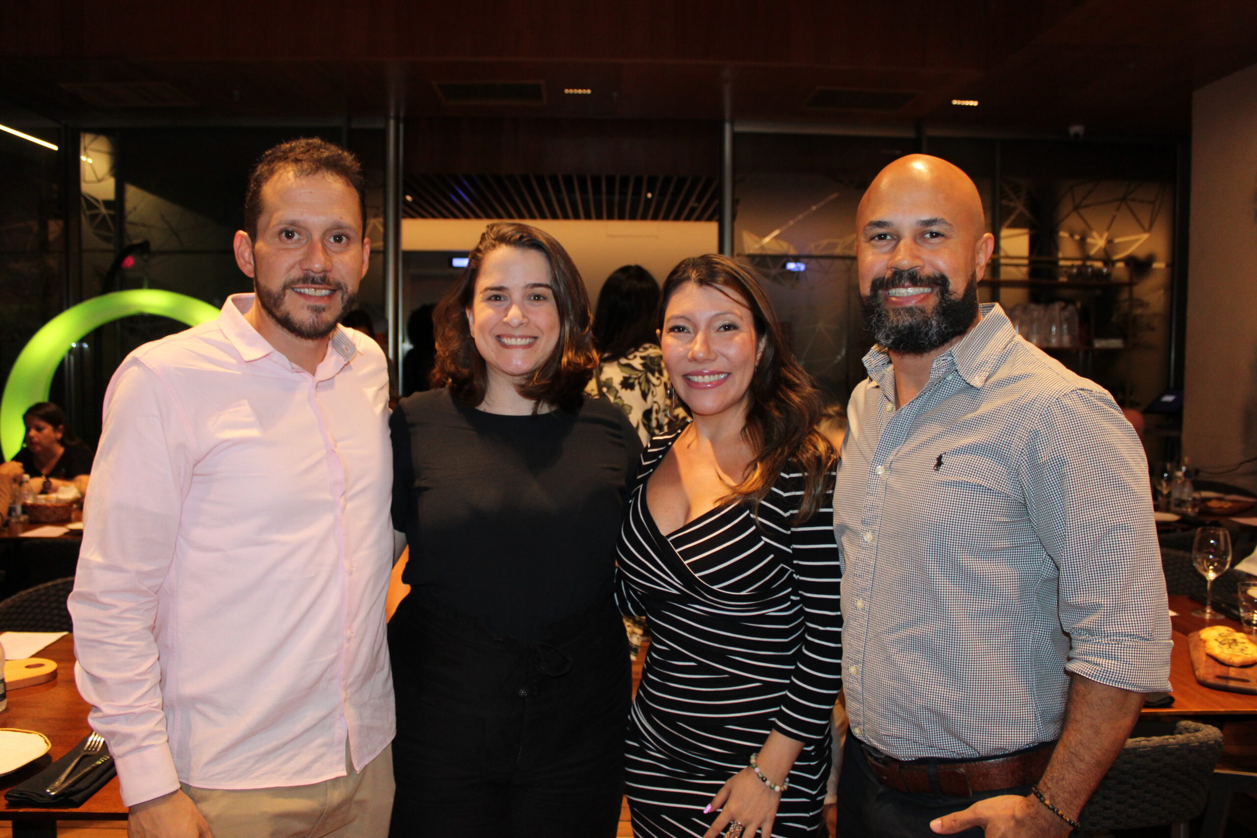 Cauê Castro, de Fort Lauderdale, Andrea Dias, da Florida Central, Karen Schimdt, do BWH, e Fabiano Araujo, da RCA Cauê Castro, de Fort Lauderdale, Andrea Dias, da Florida Central, Karen Schimdt, do BWH, e Fabiano Araujo, da RCA