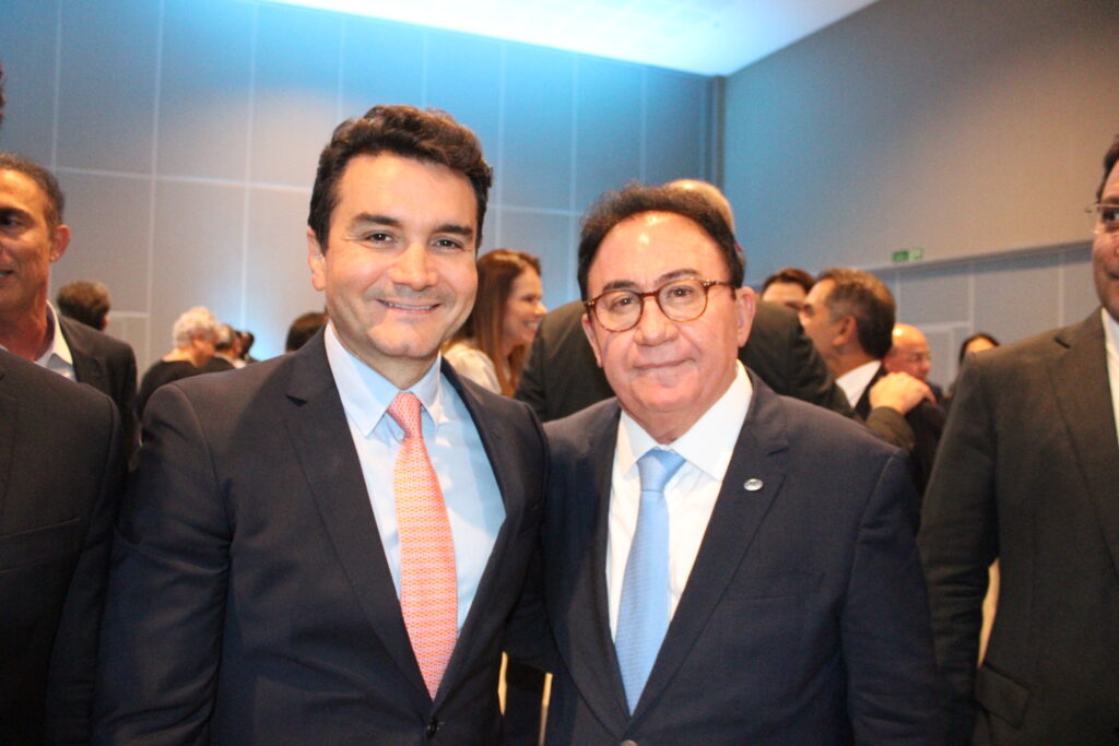 Celso Sabino, ministro do Turismo, e Manoel Linhares, presidente da ABIH Nacional