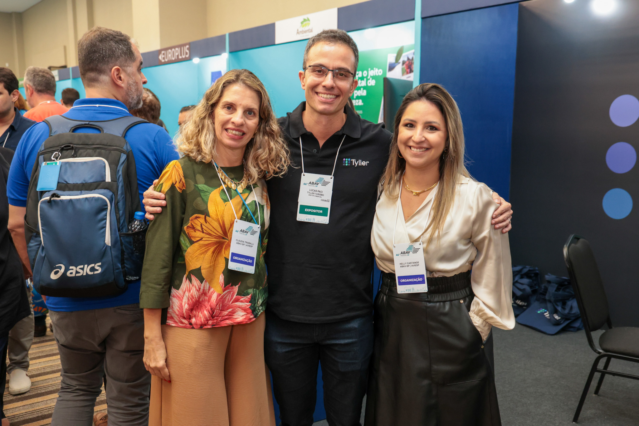 Claudia Traballi e Kelly Castange, da Abav-SP a aviesp, e Lucas Paci, da Tyller Claudia Traballi e Kelly Castange, da Abav-SP a aviesp, e Lucas Paci, da Tyller