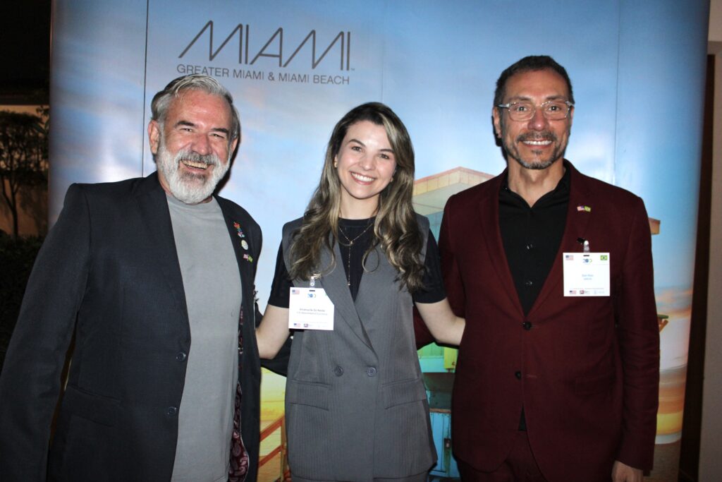Clovis Casemiro, da IGLTA, Emanuelle DeNadal, do Consulado dos EUA, e Dan Rios, de Miami