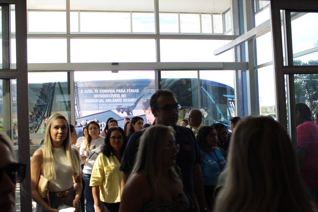 Convidados vieram de ônibus temático para Campinas