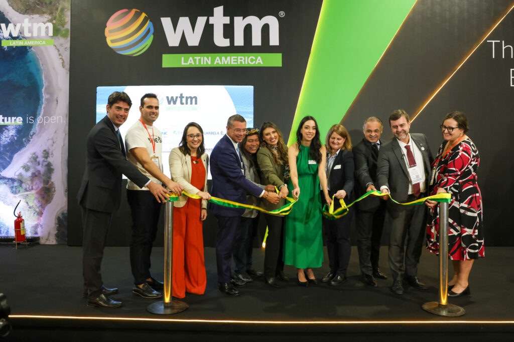 Corte da Fita Abertura reúne autoridades e marca início da WTM-LA 2024: 'Nada menos do que extraordinário'