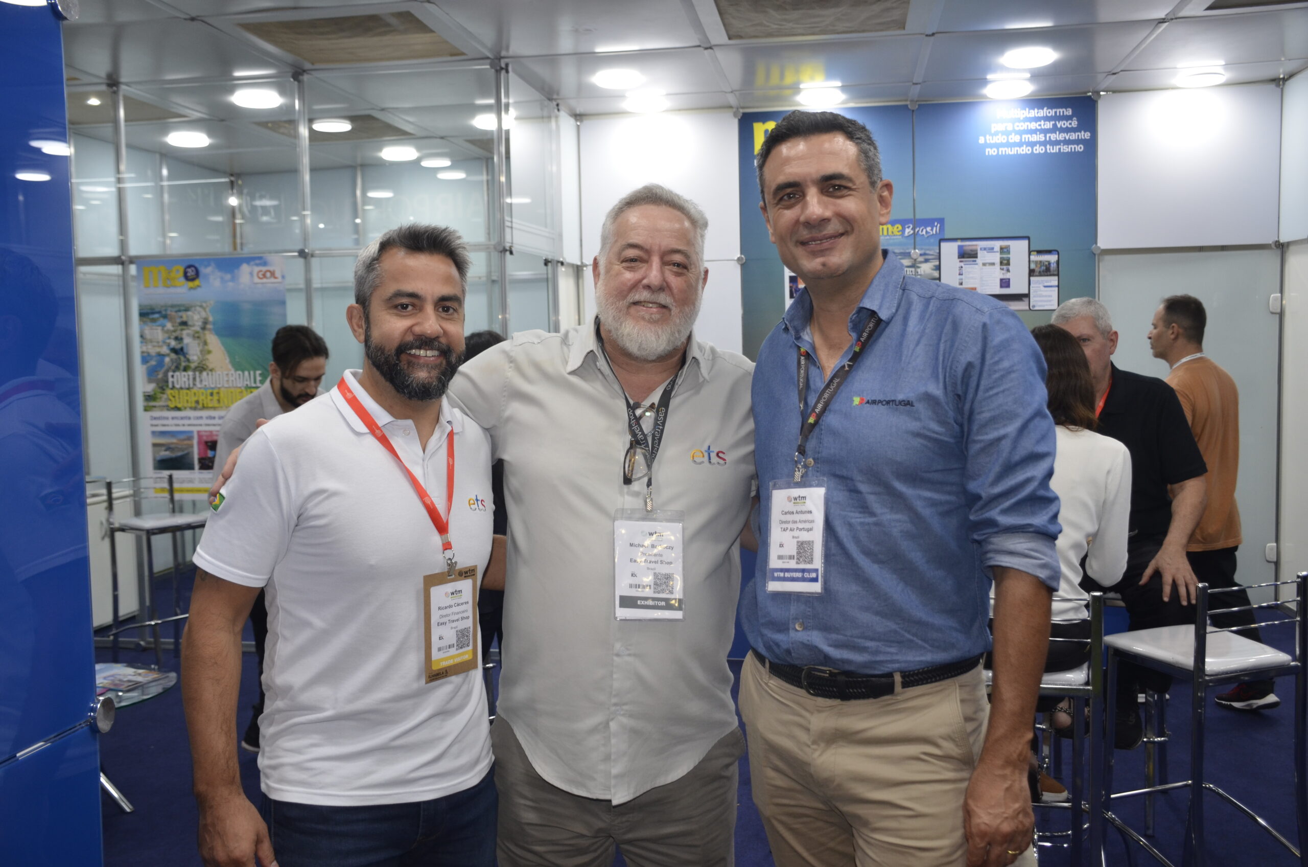 Ricardo Cáceres e Michael Barkoczy da ETS com Carlos Antunes, da TAP Ricardo Cáceres e Michael Barkoczy da ETS com Carlos Antunes, da TAP