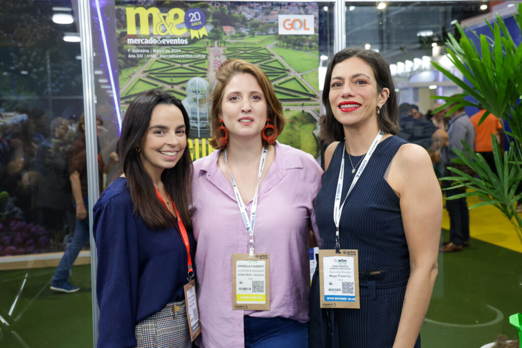 Daniela Fabbrti, de Dubai, entre Roberta Alonso e Anna Mendes, da Wayz Travel CO. Daniela Fabbrti, de Dubai, entre Roberta Alonso e Anna Mendes, da Wayz Travel CO.