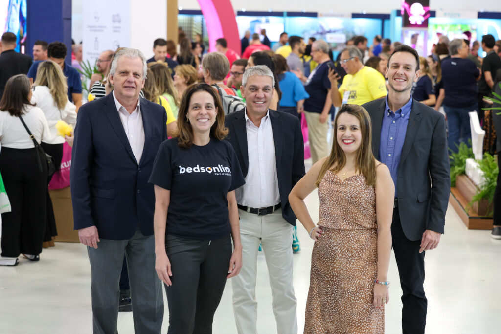 Edmar Bull, da Abav-SP/Aviesp, Juliana Luengo, da BedsOnline, Fernando Santos, Juliana Assumpção e Bruno Waltrick, da Abav-SP/Aviesp