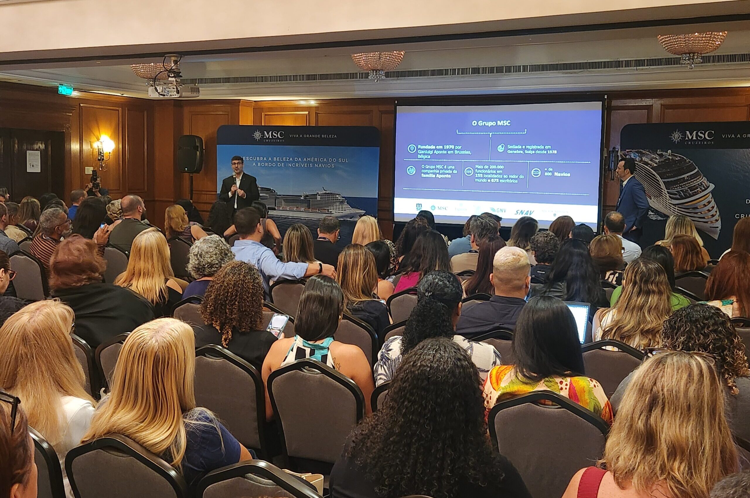 MSC Cruzeiros reúne no Rio de Janeiro cerca de 200 agentes no Conexão 2024; veja fotos 2 Equipe MSC apresenta novidades para agentes de viagens scaled e1712259133465 MSC Cruzeiros reúne no Rio de Janeiro cerca de 200 agentes no Conexão 2024; veja fotos