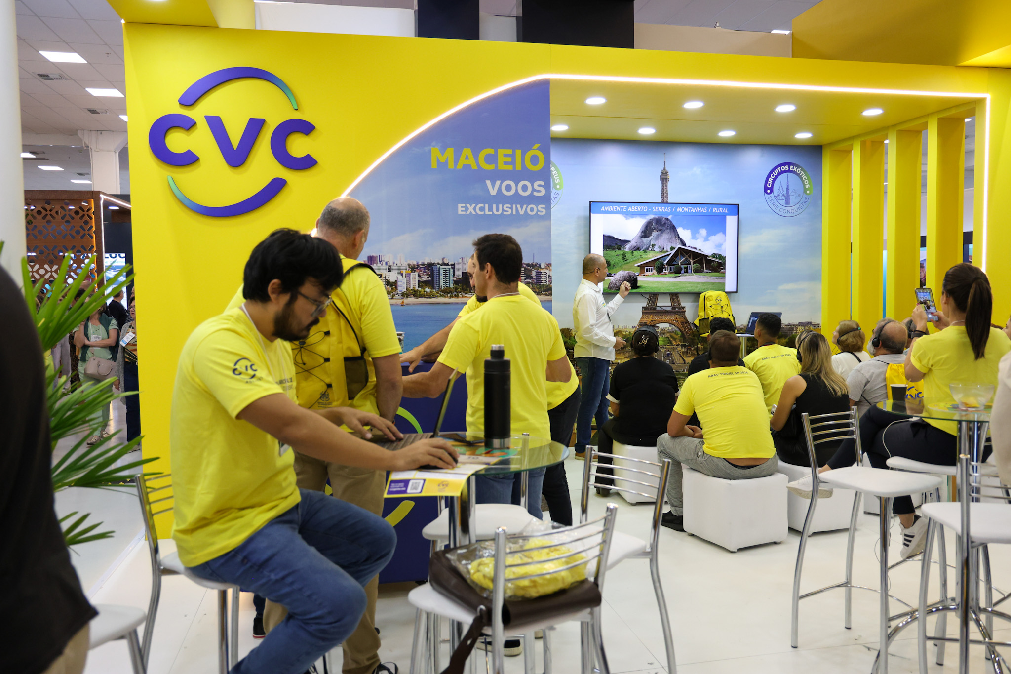 Estande da CVC Estande da CVC