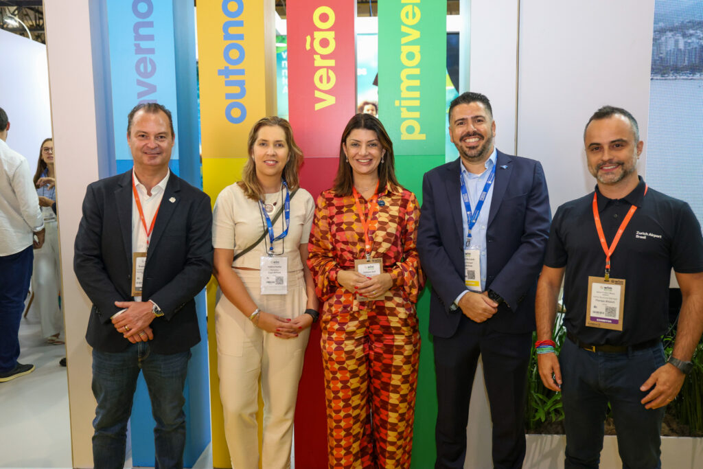 Evandro Neiva, secretário de Turismo do estado de Santa Catarina, Valéria Padilla e Rafael de Lucca, da Copa Airlines, Catiane Seif, Setur-SC e Jerco Fratic, do Floripa AirPort