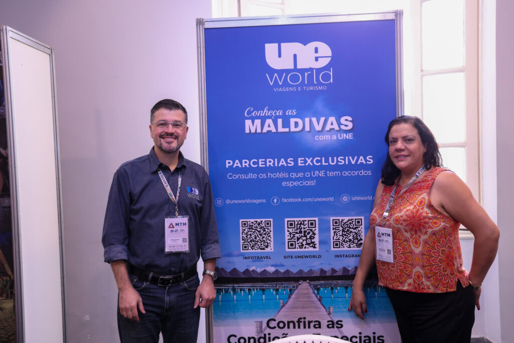 Fabian Saraiva e a Ludmila Santana, da Une World Viagens e Turismo