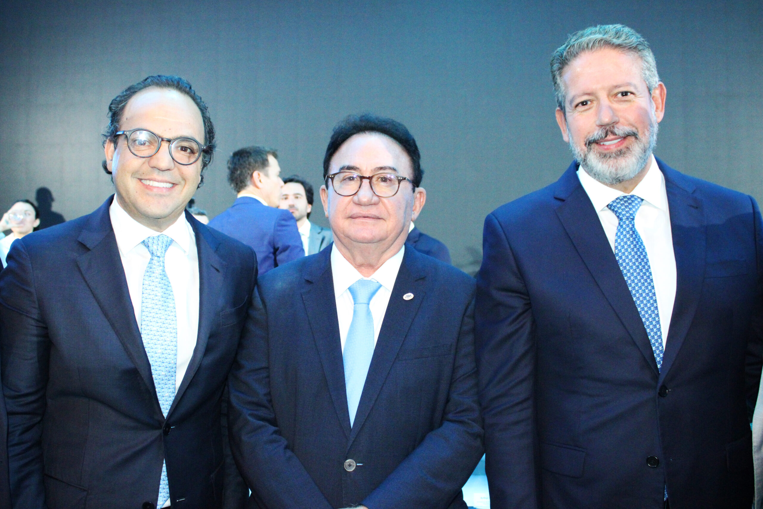 Fabio Godinho, CEO da CVC, Manoel Linhares, da ABIH Nacional, e Arthur Lira, presidente da Câmara dos Deputados
