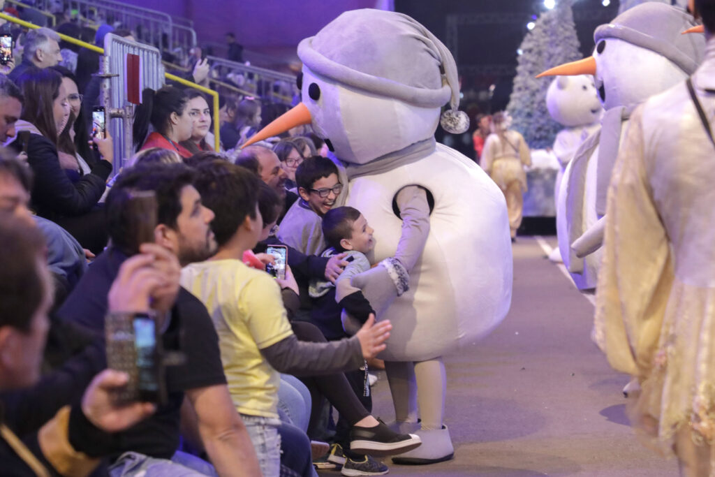 Foto Natal Luz.Um Natal de abracos e acolhimento.FOTO CLEITON THIELE "Acolhimento": 39º Natal Luz de Gramado terá atrações mais acessíveis e inclusivas