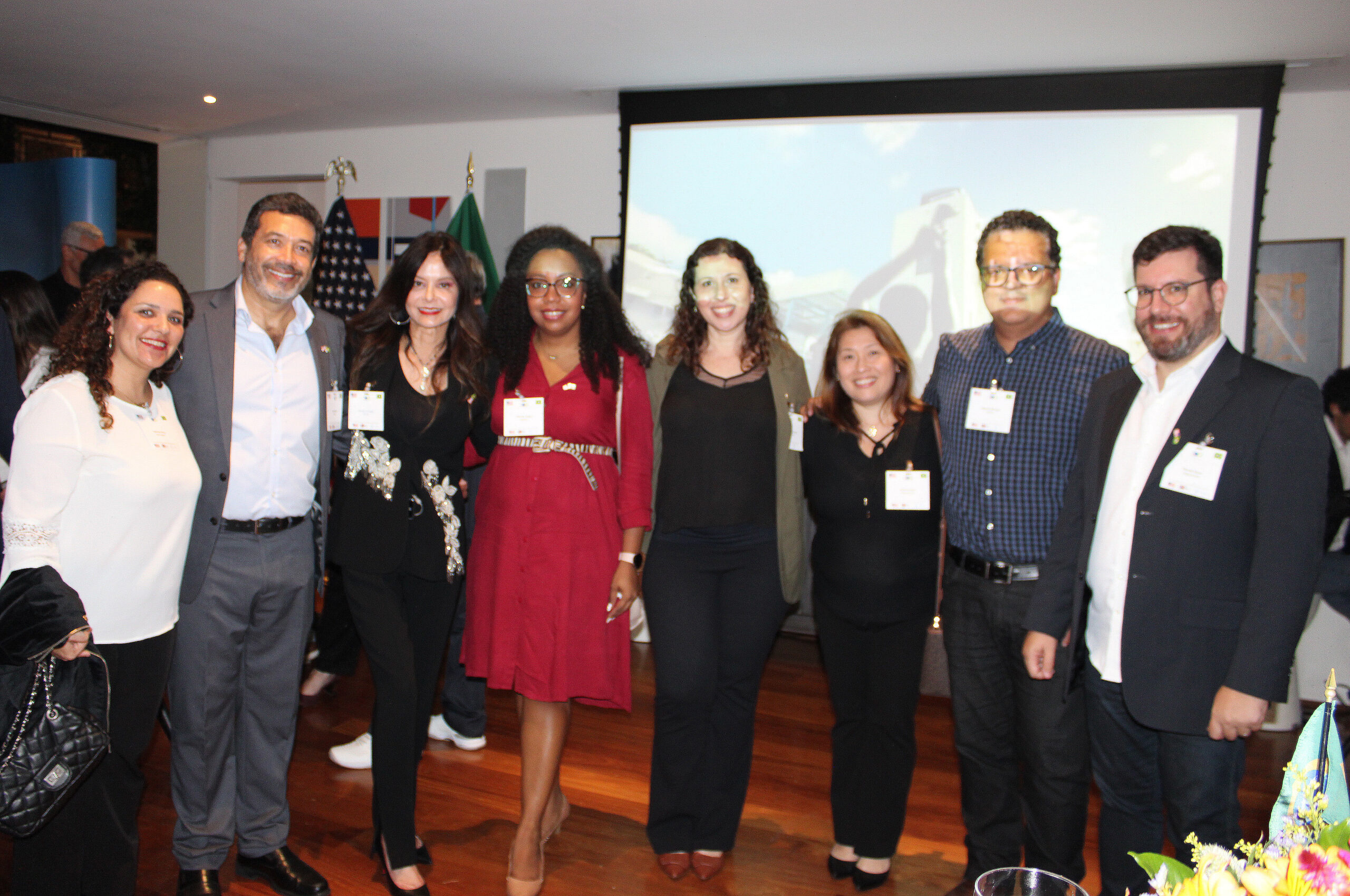 Gabriela Doss, da Azul Viagens, Jorge Souza, da Orinter, Carolyn Corrigan, de Miami, Vilmara Souza, da Agaxtur, Fernanda Almeida, da Teresa Perez, Andrea Kubo, da ViagensPromo, Alberto Bacarin, da Orinter, e Renato Alves, da ViagensPromo Gabriela Doss, da Azul Viagens, Jorge Souza, da Orinter, Carolyn Corrigan, de Miami, Vilmara Souza, da Agaxtur, Fernanda Almeida, da Teresa Perez, Andrea Kubo, da ViagensPromo, Alberto Bacarin, da Orinter, e Renato Alves, da ViagensPromo