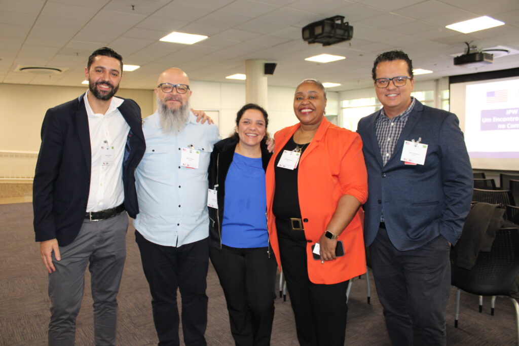 Gustavo Nappo, da EHTL, Marcio Oliveira, da Lusanova, Gabriela Doss, da Azul Viagens, Georgia Mariano, da Diversa, e Eduardo Baccarin, da Orinter