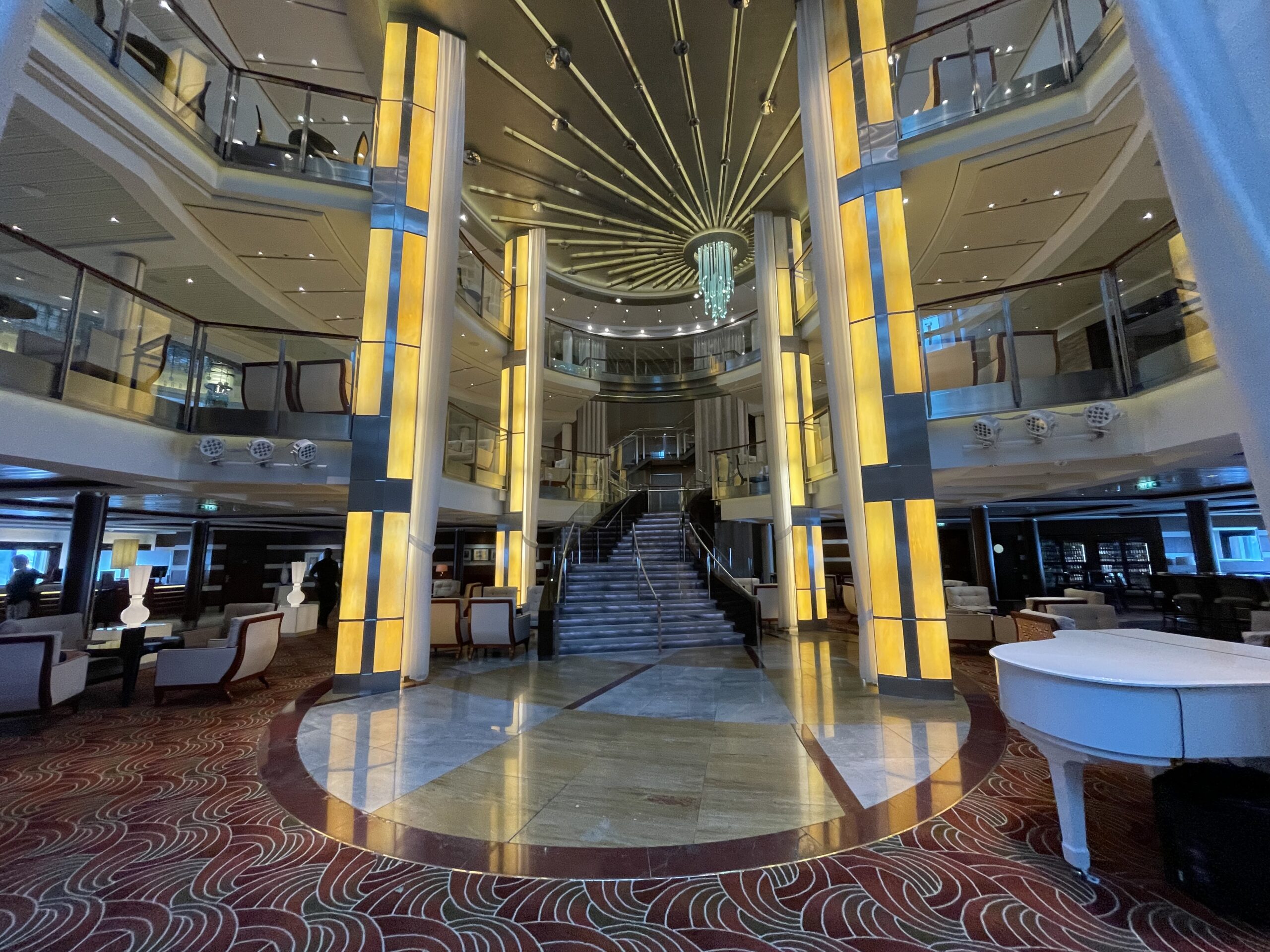 Atrium do navio Atrium do navio