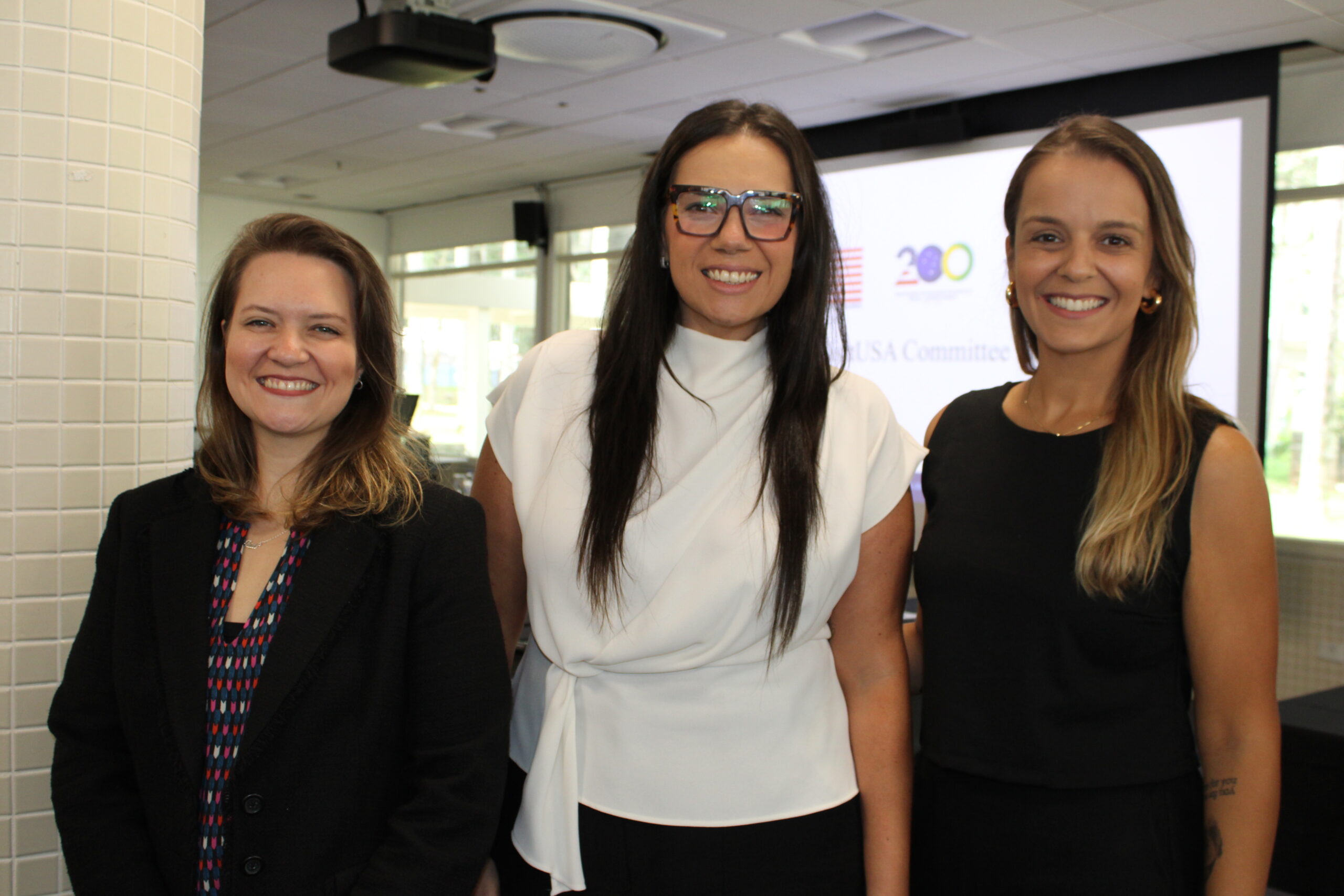 Thais Ramos, da Disney, e Giovana Paulineli e Kati Ferreira, da Orinter Thais Ramos, da Disney, e Giovana Paulineli e Kati Ferreira, da Orinter