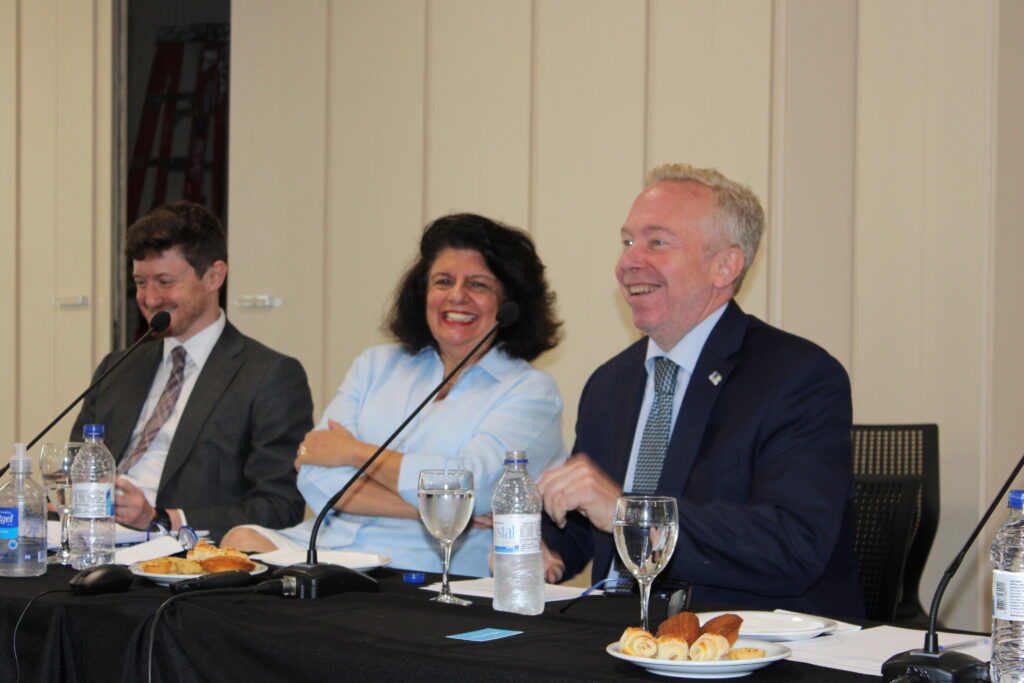 David Hodge, Cônsul-Geral dos EUA em São Paulo, e Jussara Haddad, do Comitê Visit USA