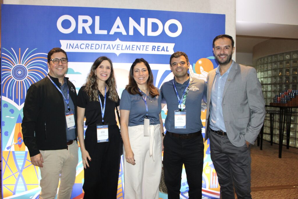 Martin Diniz, Juliana Baraldi, Gabi Cavalheiro e Renato Gonçalves, da WTM-LA, e Neto Fernandes, do Visit Orlando Martin Diniz, Juliana Baraldi, Gabi Cavalheiro e Renato Gonçalves, da WTM-LA, e Neto Fernandes, do Visit Orlando