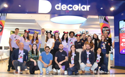 Disney e Decolar lançam loja flagship e campanha de vendas inéditas no Brasil