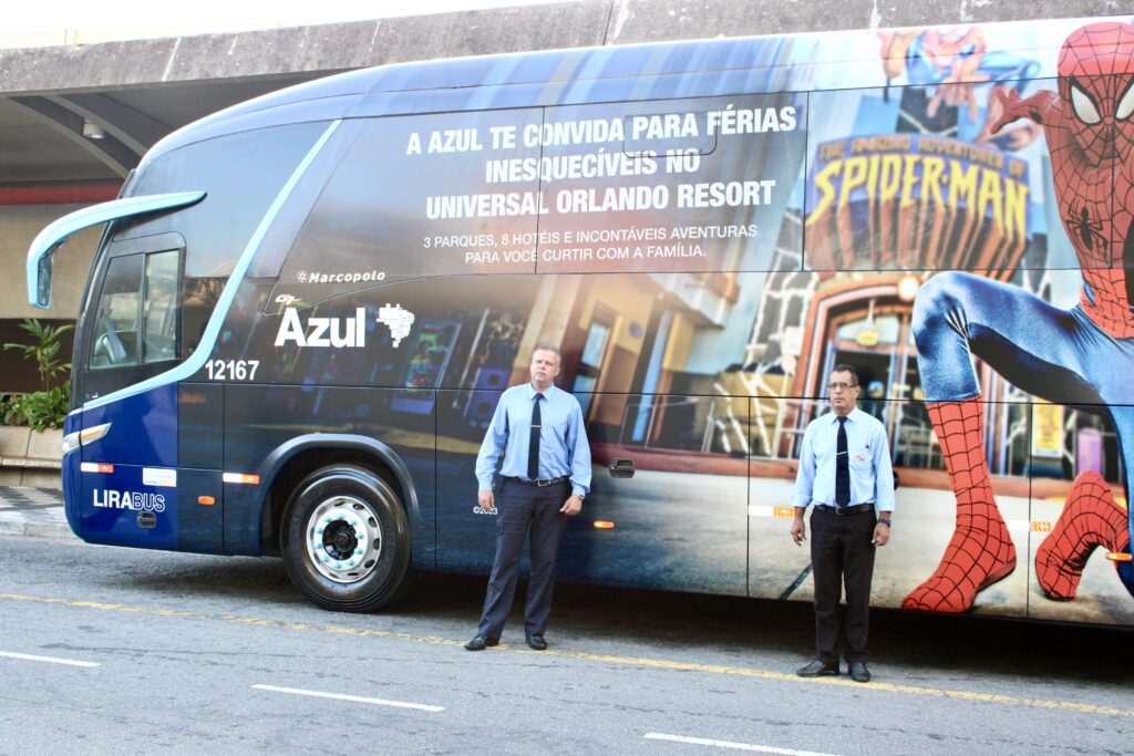 Motoristas que realizaram a “viagem inaugural” dos ônibus