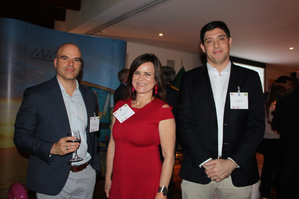 Joel Reynoso, do Consulado dos EUA, Ana Maria Donato, da Imaginadora, e Rodrigo Sienra, da TBO