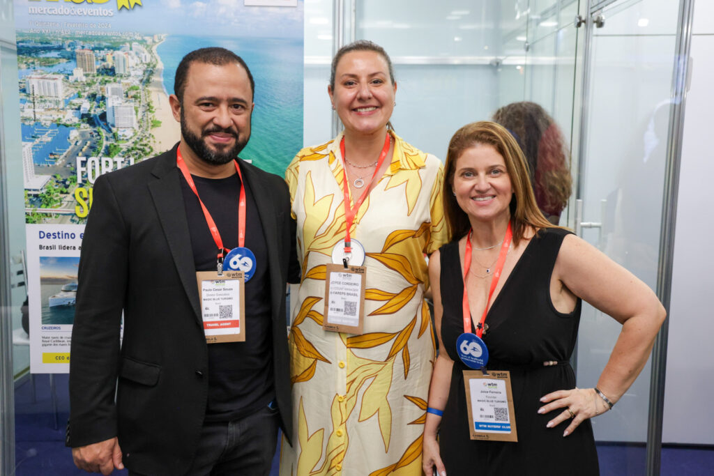 Joyce Cordeiro, de Tampa Bay, entre Joice Ferreira e Paulo Soares, do Magic Blue Joyce Cordeiro, de Tampa Bay, entre Joice Ferreira e Paulo Soares, do Magic Blue