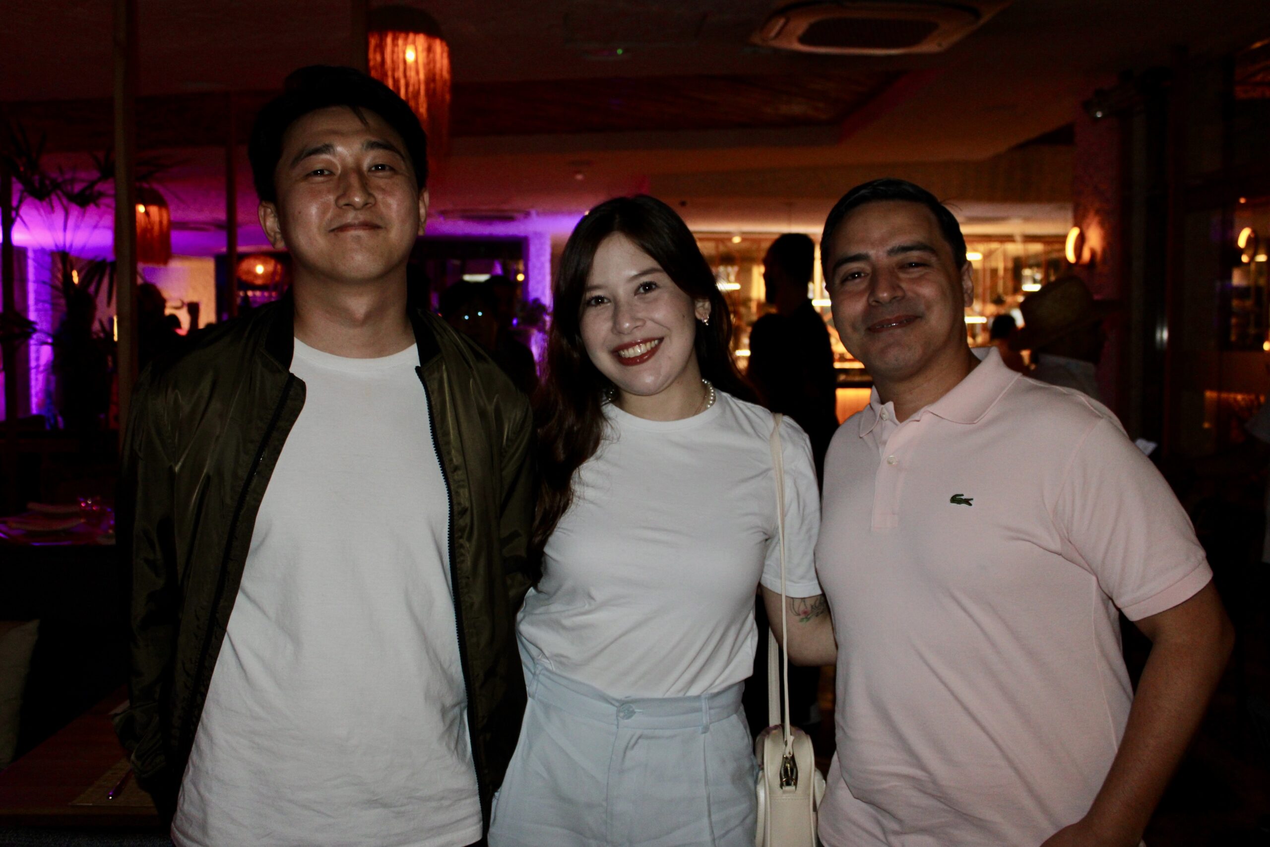 Jong Chul e Thais Midori, da Viagem para Coréia, e Claudio Souza, da Sakura Jong Chul e Thais Midori, da Viagem para Coréia, e Claudio Souza, da Sakura