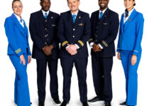 KLM lança tênis como parte do uniforme para funcionários