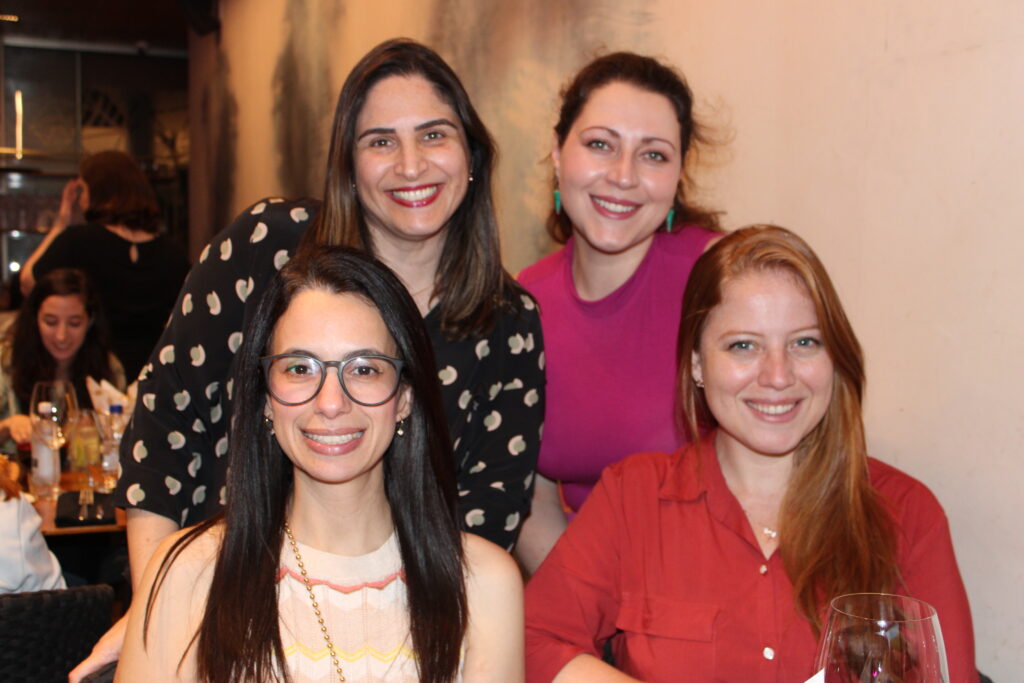 Liza Segalin, Elaine Alves, Viviany Felipazzi e Luiza Boragina, da Magic Blue
