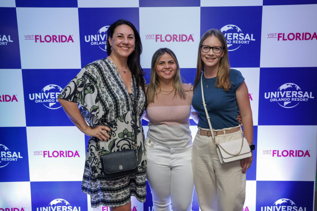 Lizandra Pajak e Aline Mendes, da Aviareps, e Priscilla Figueiredo, da Azul Viagens Lizandra Pajak e Aline Mendes, da Aviareps, e Priscilla Figueiredo, da Azul Viagens