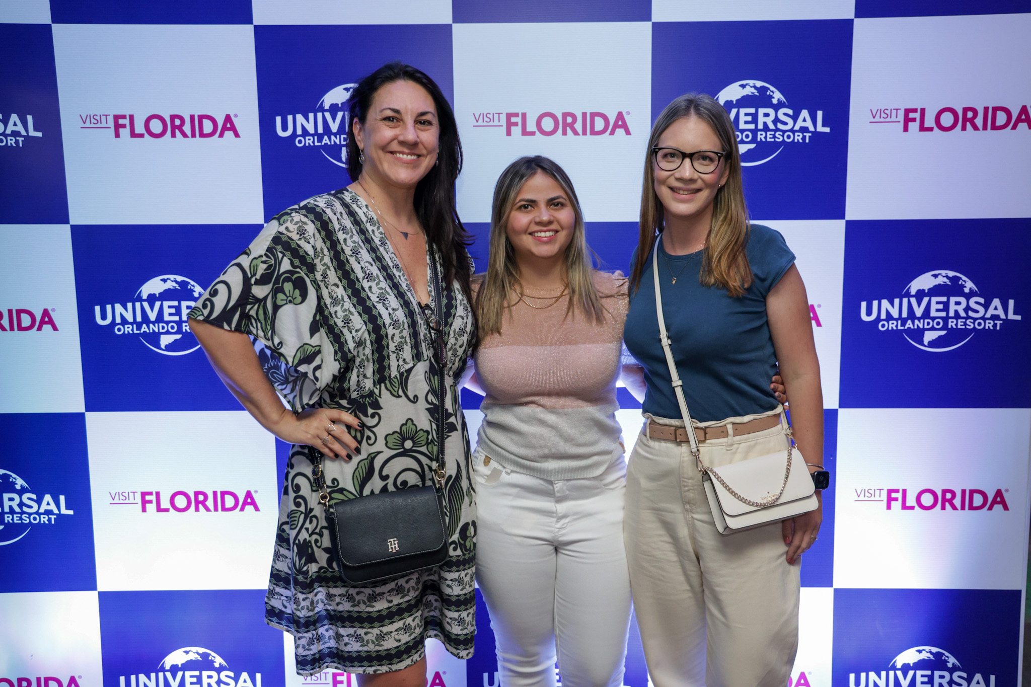 Lizandra Pajak e Aline Mendes, da Aviareps, e Priscilla Figueiredo, da Azul Viagens Lizandra Pajak e Aline Mendes, da Aviareps, e Priscilla Figueiredo, da Azul Viagens