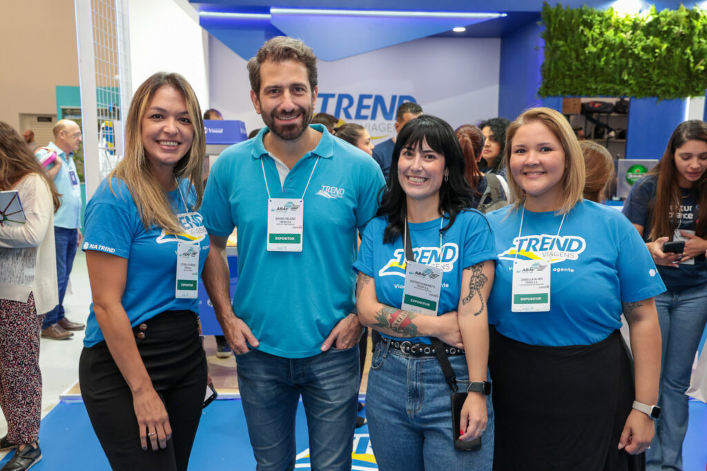 Luciana Lourenço, Bruno Heleno, Verônica Mainetti e Izabella Alves, da Trend Viagens