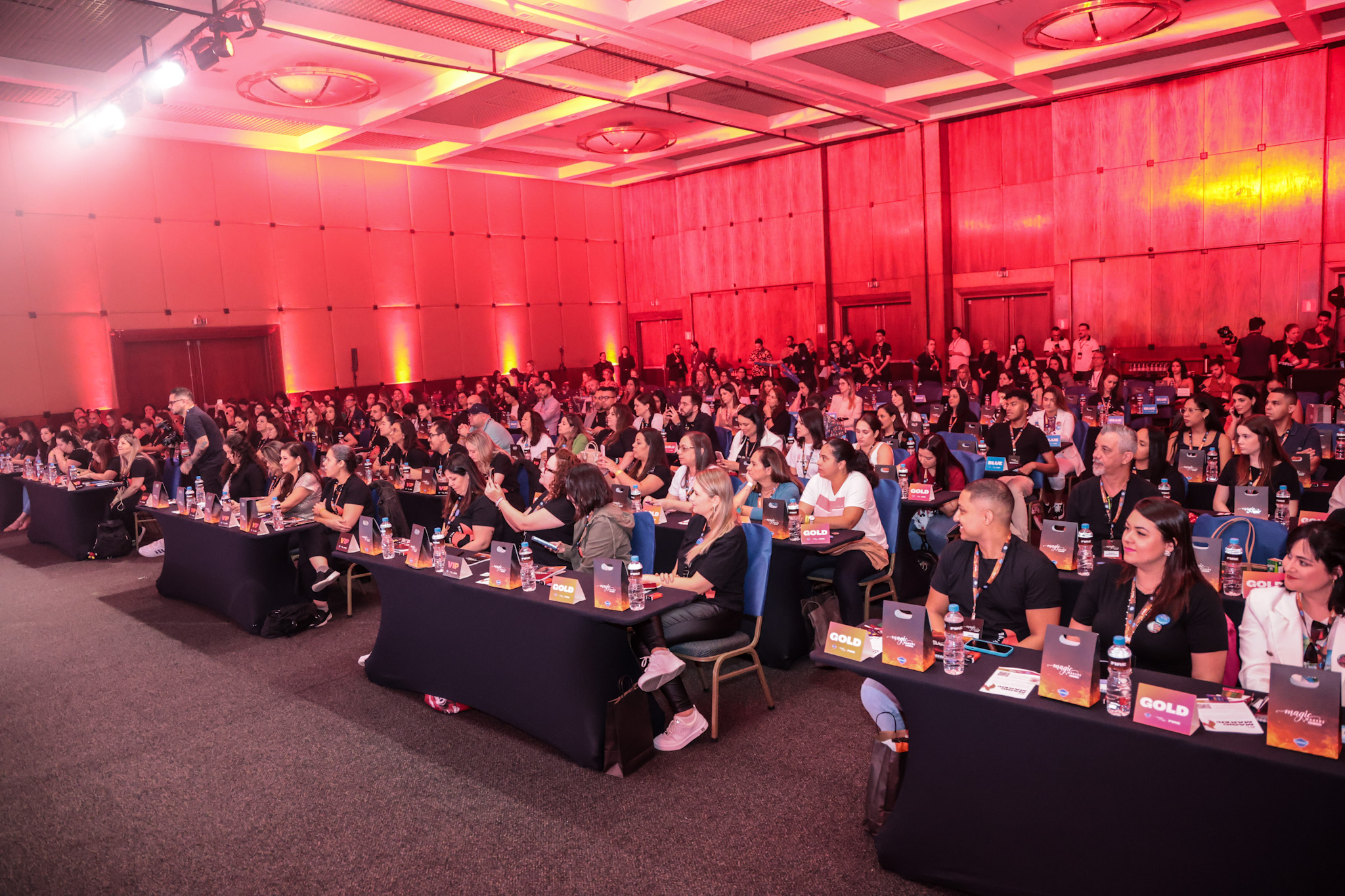Mais de 300 participantes estão na imersão Magic Makers Fire