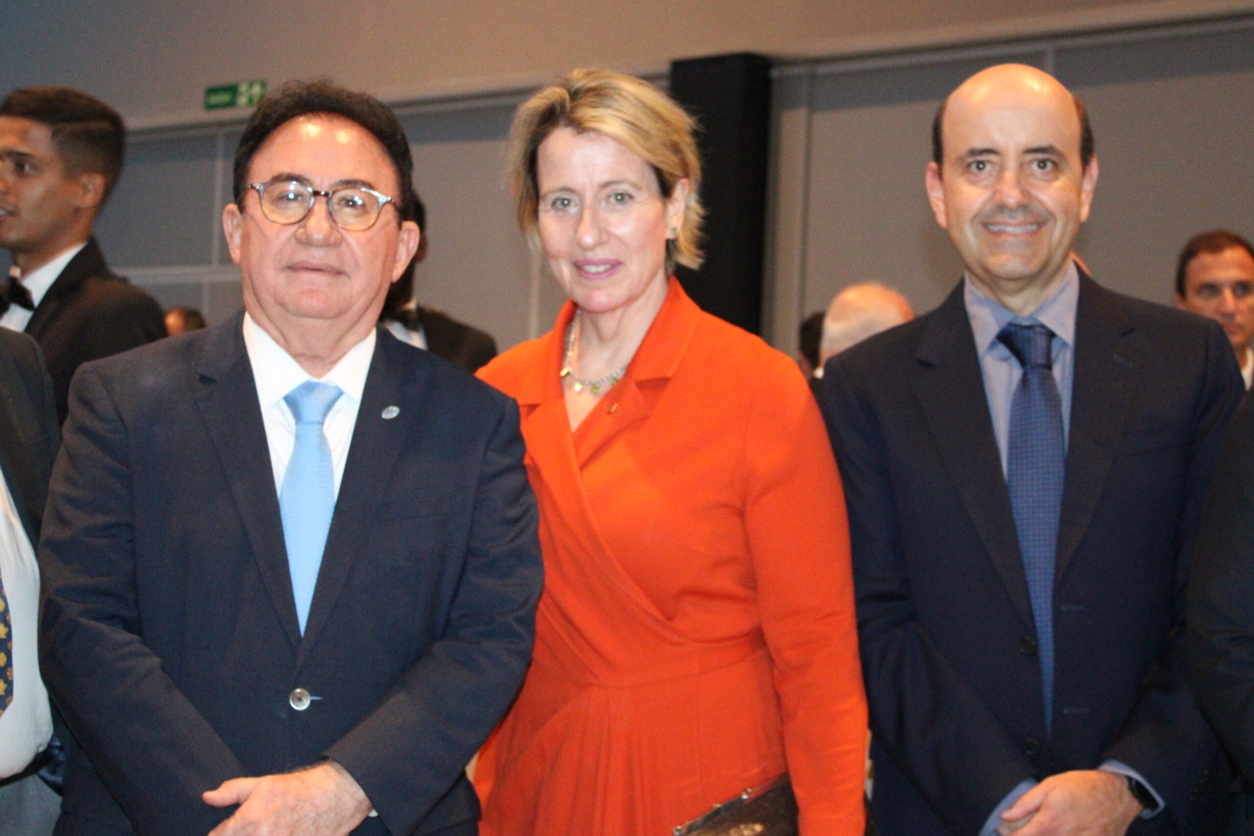 Manoel Linhares, da ABIH, Annie Morrissey, do Bourbon, e Antonio Dias, do Royal Palm Manoel Linhares, da ABIH, Annie Morrissey, do Bourbon, e Antonio Dias, do Royal Palm