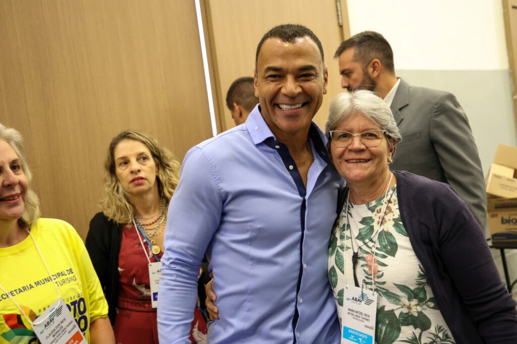 Mara Witzel, da Witzel Reis Turismo com Cafu