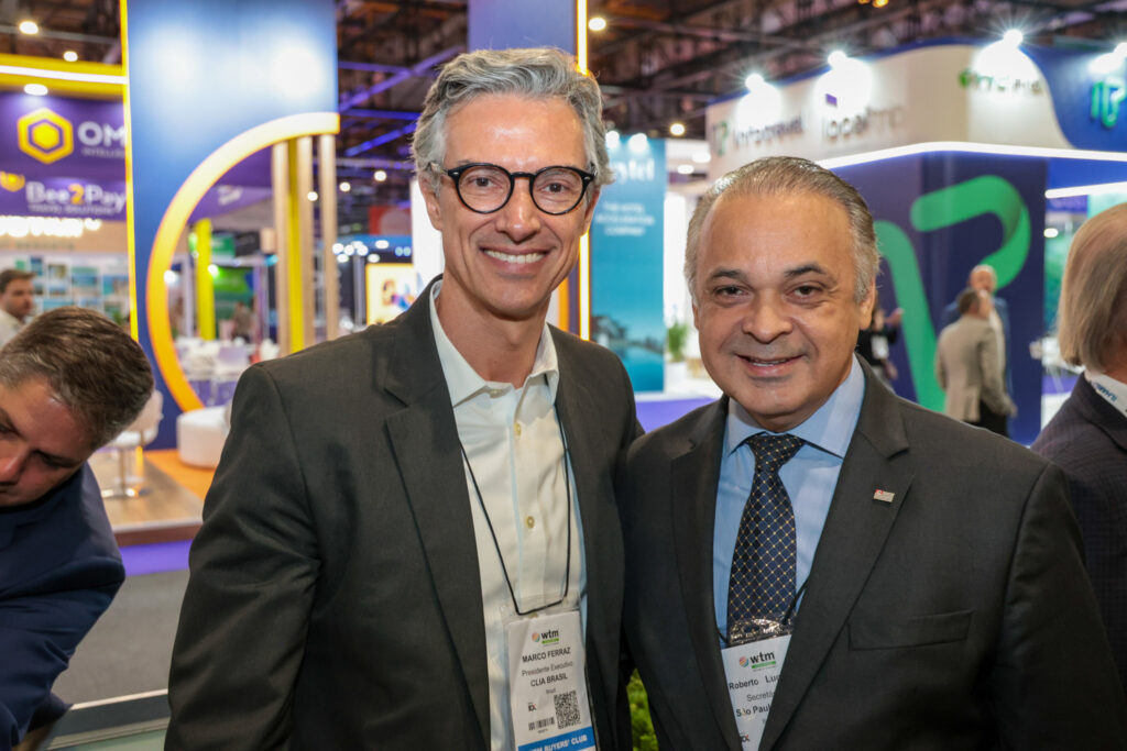 Marco Ferraz, da Clia Brasil, e Roberto de Lucena, secretário de Turismo do estado de São Paulo