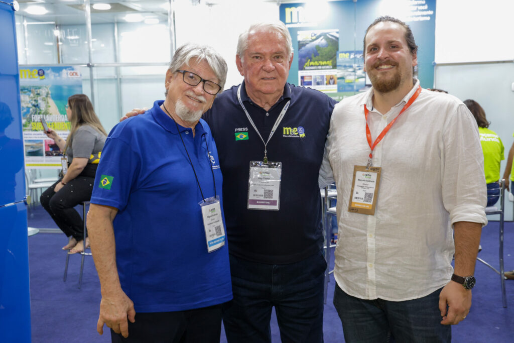 Miguel Andrade e Marcelo Andrade, da Transmundi com Roy Taylor, do M&ae Miguel Andrade e Marcelo Andrade, da Transmundi com Roy Taylor, do M&ae