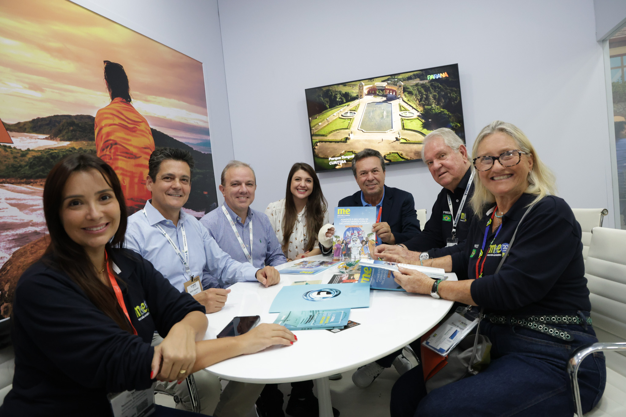 Natália Strucchi, Roy Taylor e Rosa Masgrau, do M&E com equipe da Setur-PR Natália Strucchi, Roy Taylor e Rosa Masgrau, do M&E com equipe da Setur-PR