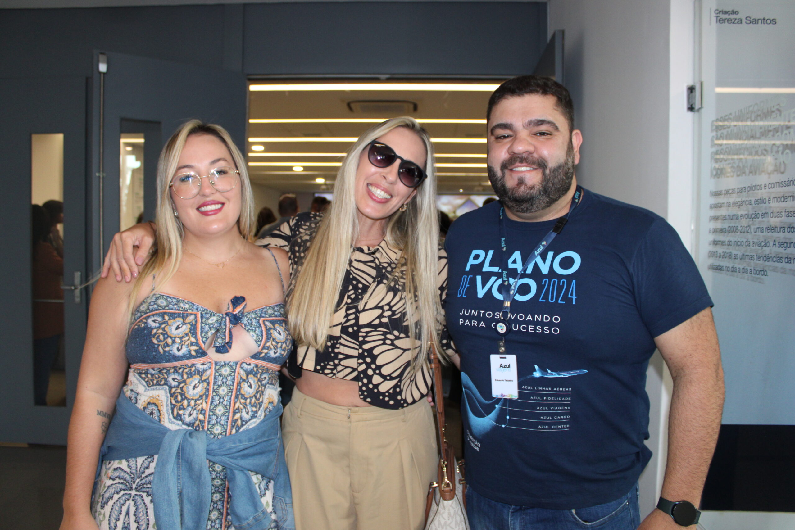 Pamela e Priscila Peters, da Mulher Turismo, e Eduardo Teixeira, da Azul Viagens Pamela e Priscila Peters, da Mulher Turismo, e Eduardo Teixeira, da Azul Viagens
