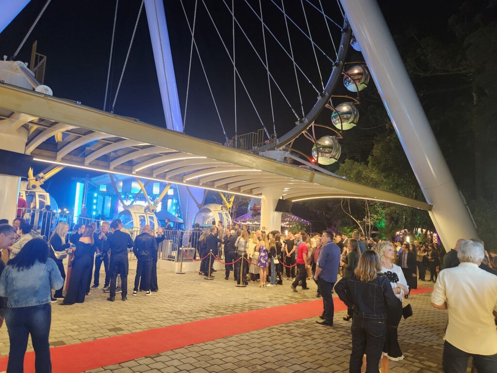 Parque Mundo a Vapor foi tomadpo de convidados que prestigioaram a nova Roda Canela