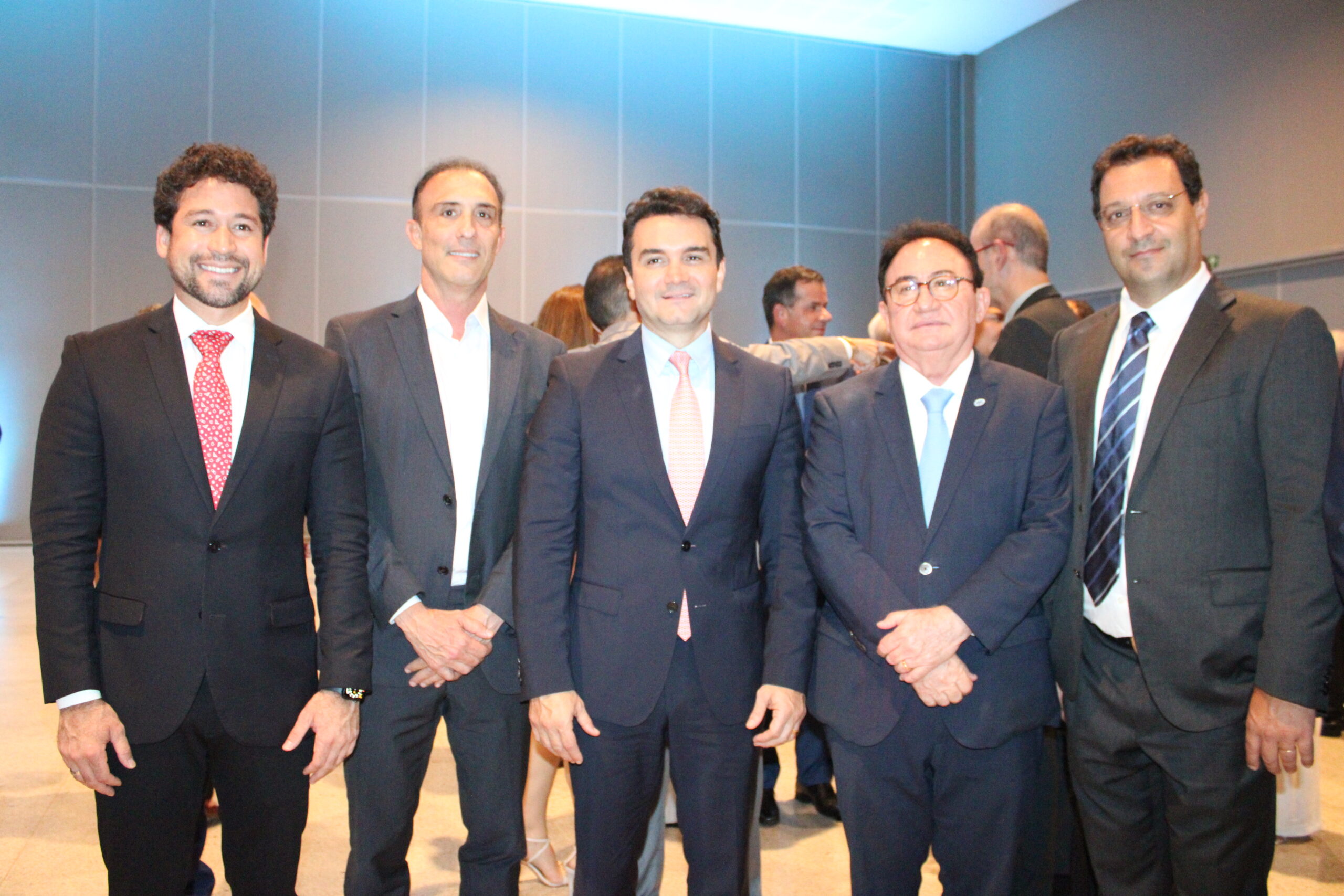 Patrick Correa, da Riotur, Jamil Suaiden, do CICB, Celso Sabino, ministro do Turismo, Manoel Linhares, da ABIH, e Ricardo Dias, da Abrafesta Patrick Correa, da Riotur, Jamil Suaiden, do CICB, Celso Sabino, ministro do Turismo, Manoel Linhares, da ABIH, e Ricardo Dias, da Abrafesta