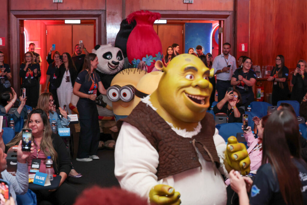 Personagens da Universal Studios surpreenderam aos viajantes
