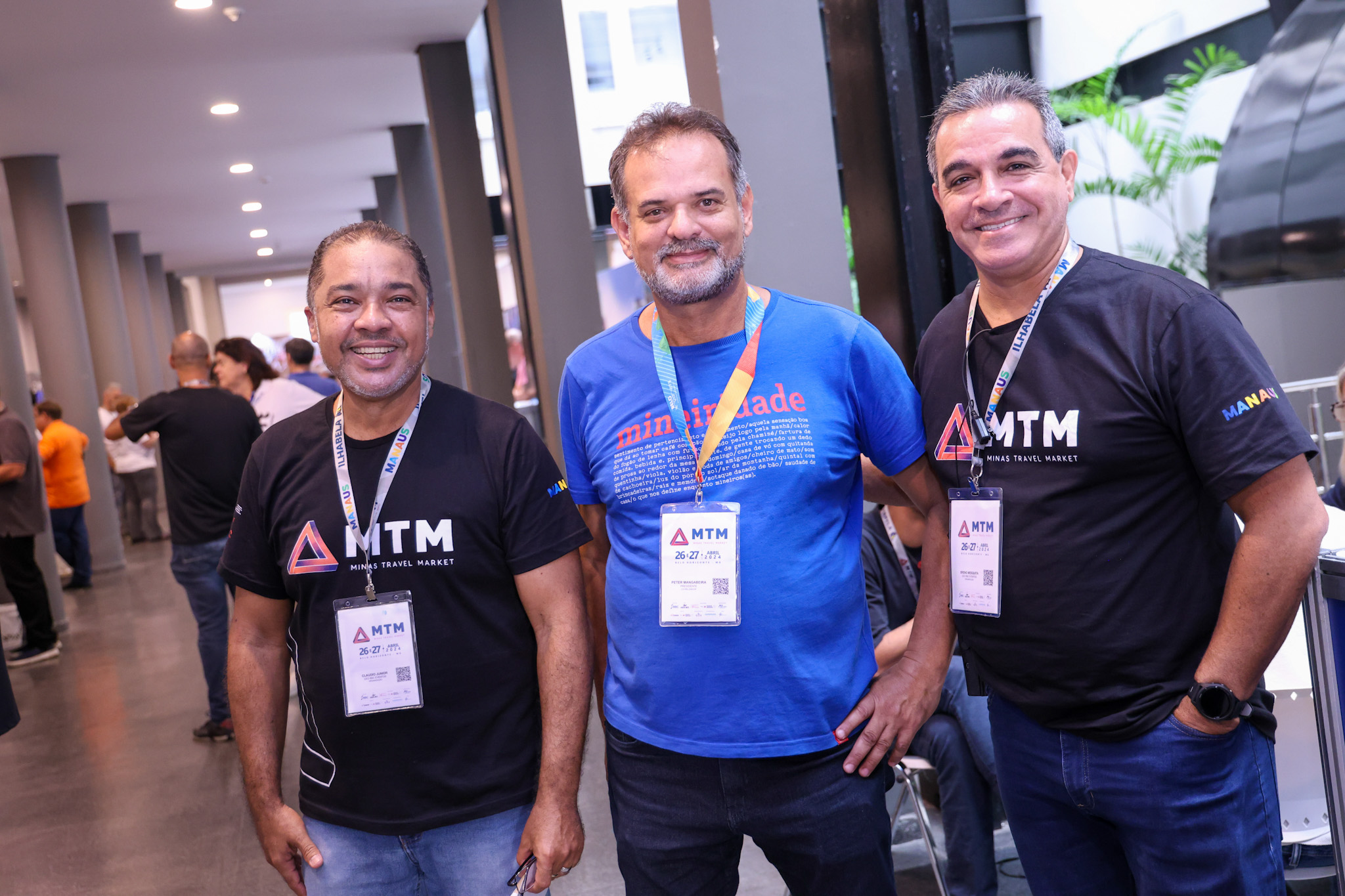 Peter Mangabeira, presidente da Abav-MG, entre Cláudio Júnior e Breno Mesquita, diretores da BBC Eventos Peter Mangabeira, presidente da Abav-MG, entre Cláudio Júnior e Breno Mesquita, diretores da BBC Eventos